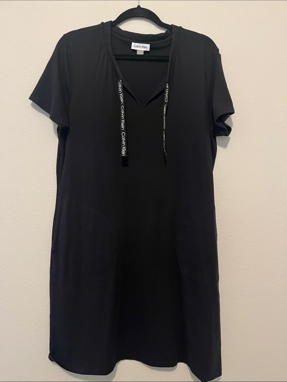 Calvin Klein Black V-Neck Short-Sleeve Athleisure Dress with Branded Ties XL
